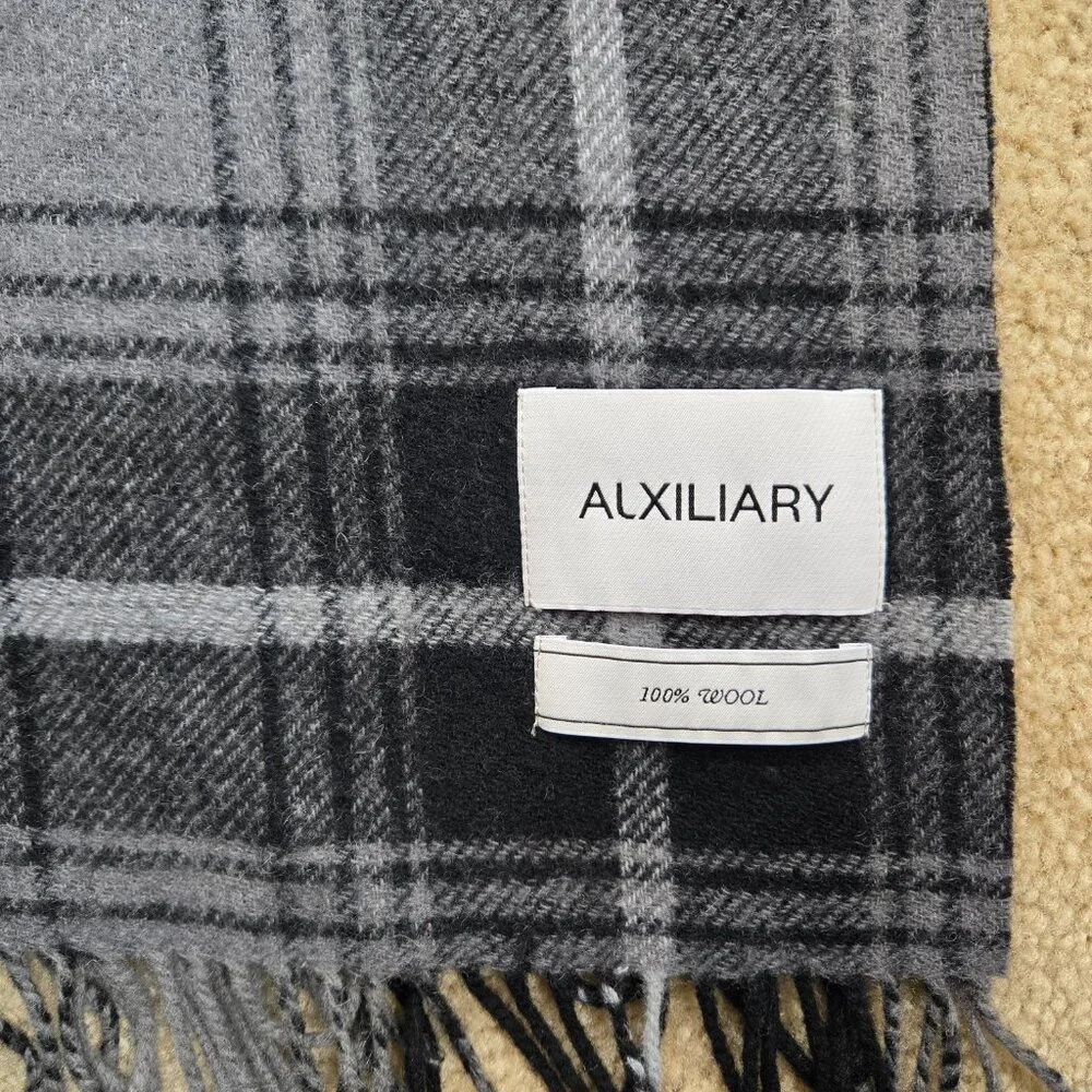 Auxiliary Reversible THICK Wool Scarf---2 SCARVES IN 1! Aritzia